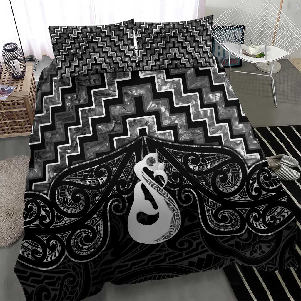 New Zealand Maori Bedding Set Poutama Manaia Black Paua Shell