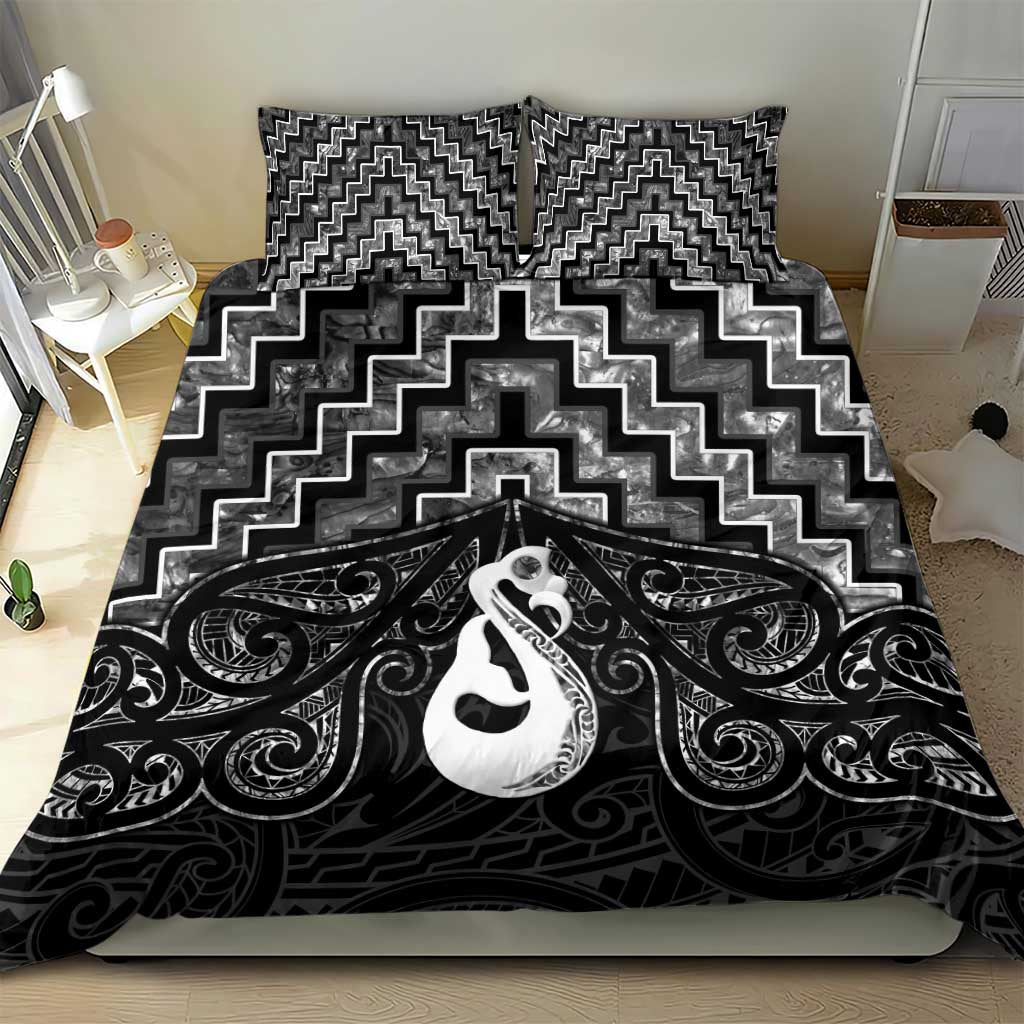 New Zealand Maori Bedding Set Poutama Manaia Black Paua Shell