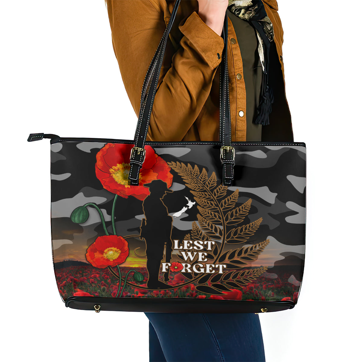 new-zealand-anzac-day-leather-tote-bag-lest-we-forget-silver-fern-with-camouflage