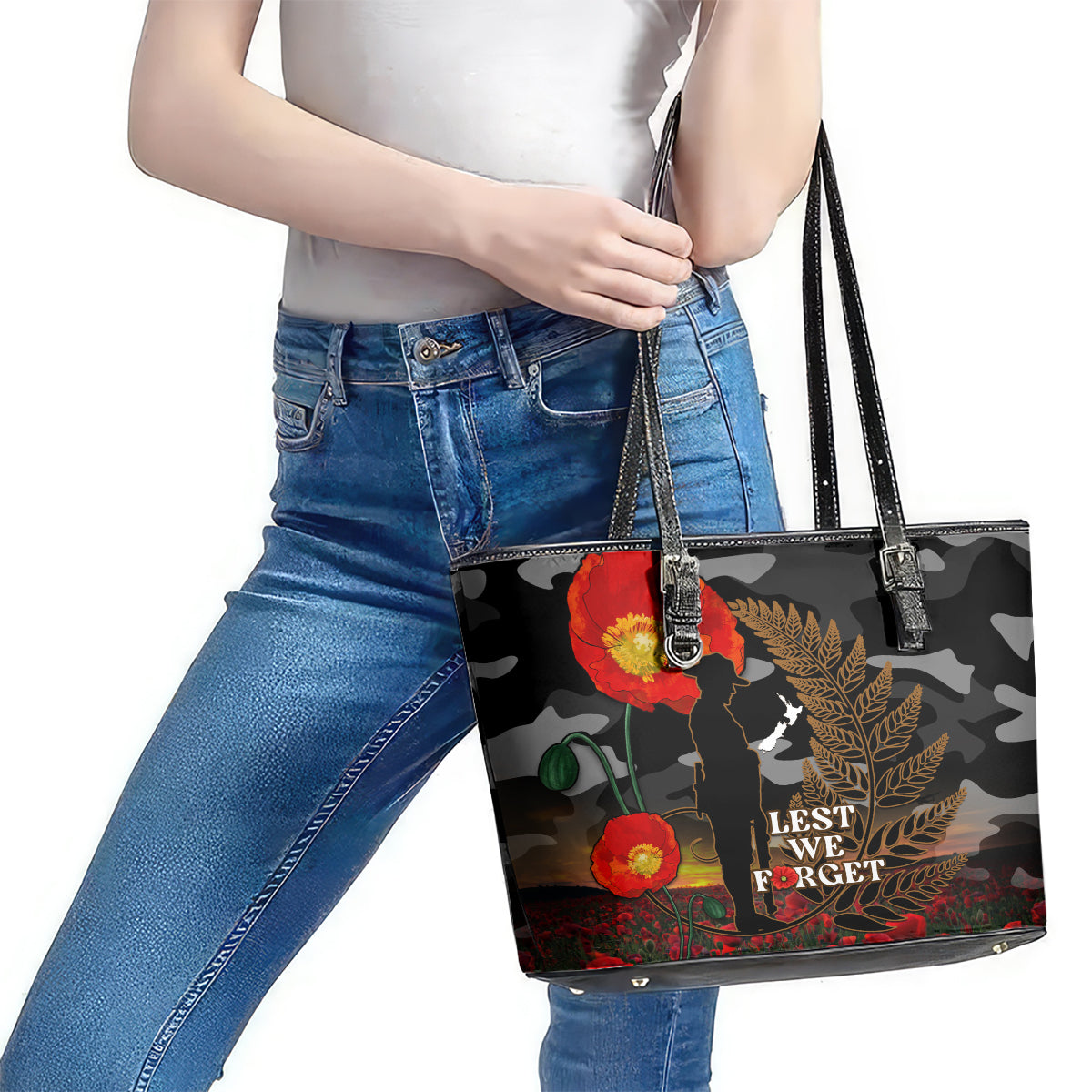 new-zealand-anzac-day-leather-tote-bag-lest-we-forget-silver-fern-with-camouflage