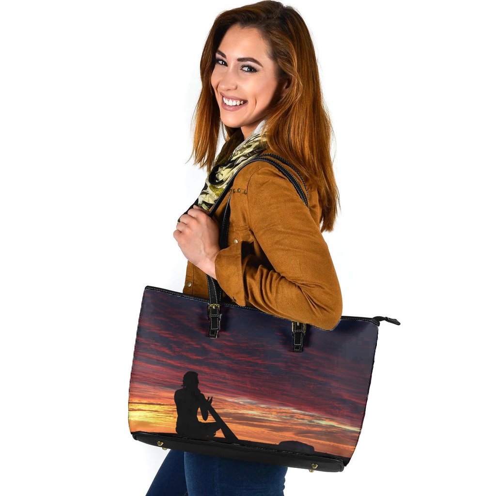 leather-tote-bag-uluru-sky-view-2021