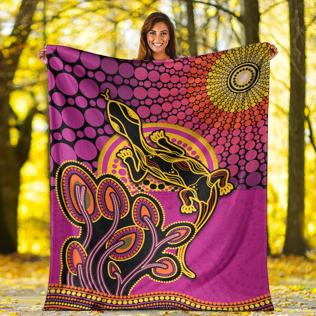 aboriginal-lizard-premium-blanket-tree-on-the-hill-sunshine