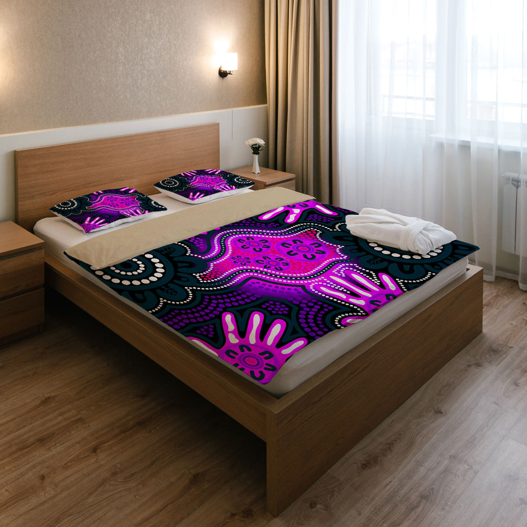 australia-indigenous-bedding-set-aboriginal-inspired-dot-artwork-with-hands