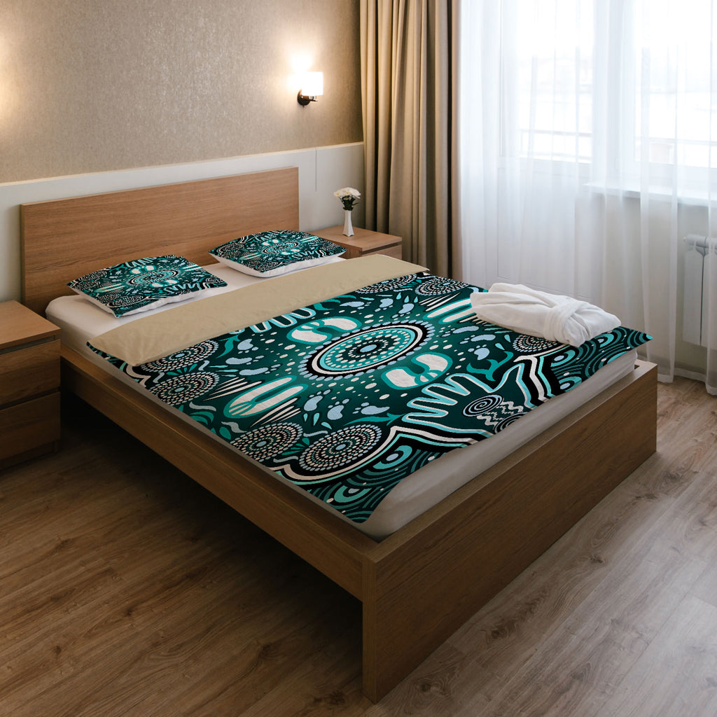 australia-indigenous-bedding-set-aboriginal-inspired-reunion-hands-and-footprints