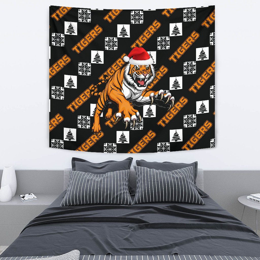 wests-christmas-tapestry-tigers-fancy