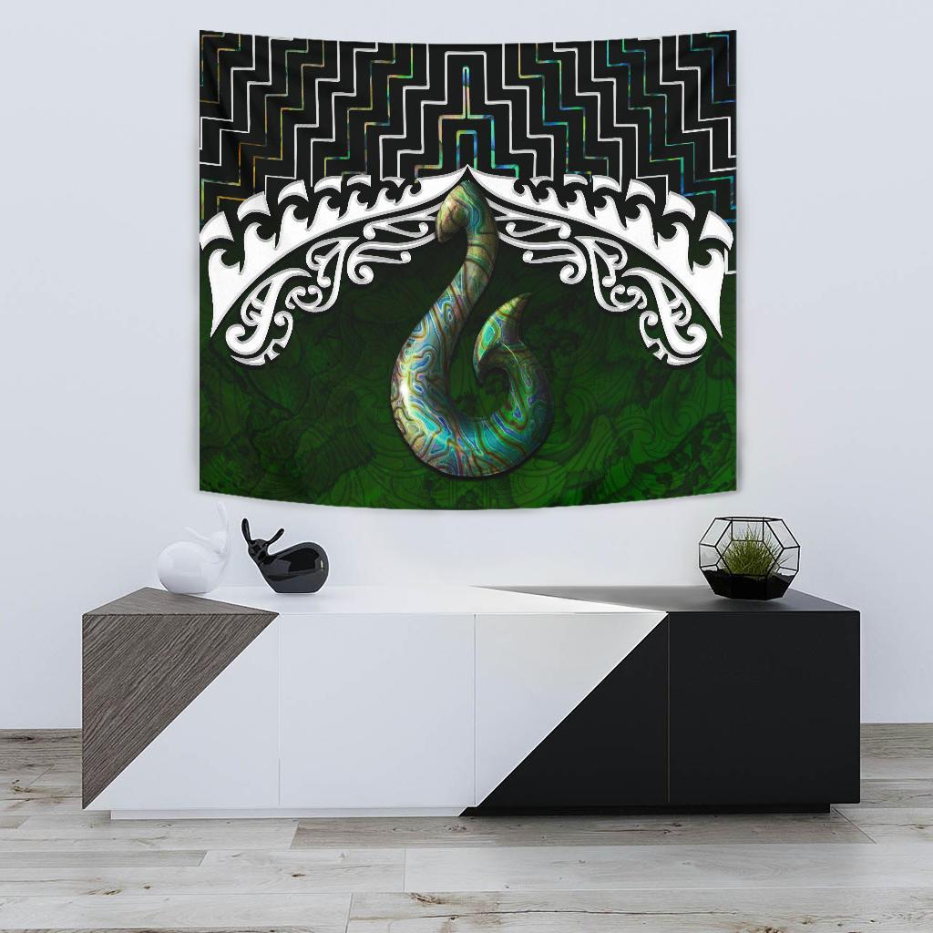new-zealand-maori-tapestry-poutama-hei-matau-paua-shell