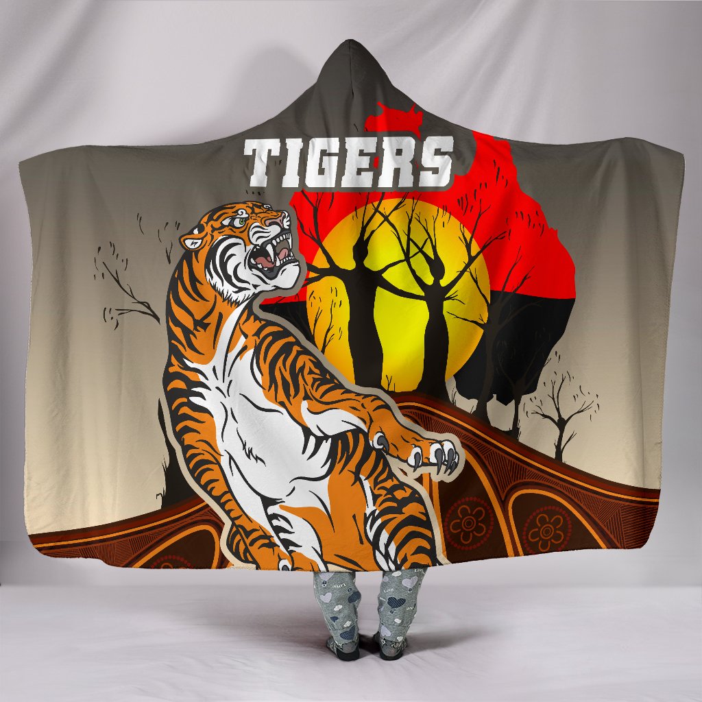 wests-tigers-hooded-blanket-version-aboriginal-art