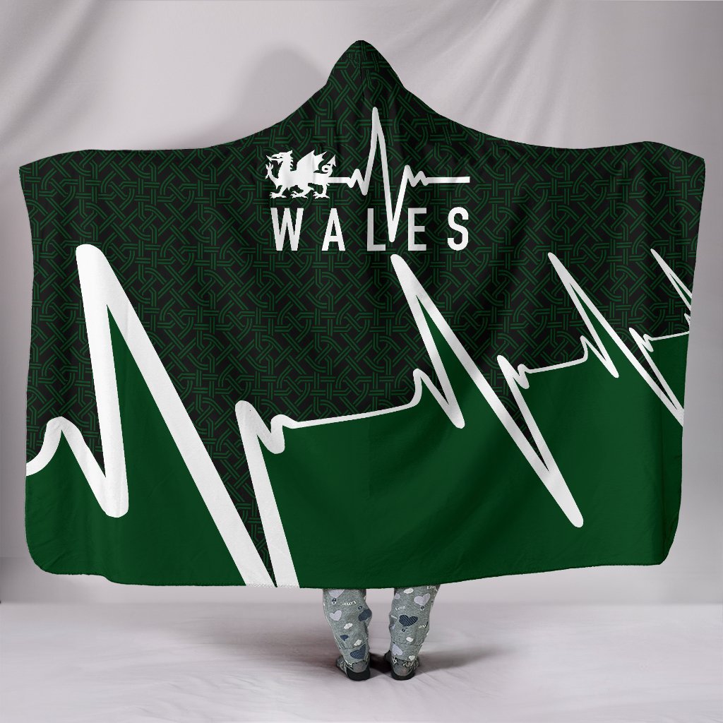 wales-hooded-blanket-wales-in-my-heartbeat