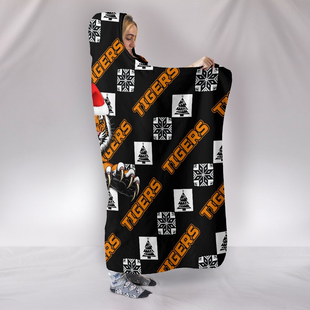 wests-christmas-hooded-blanket-tigers-fancy