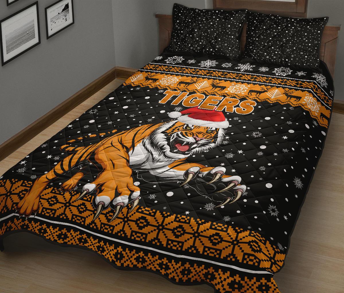 wests-christmas-quilt-bed-set-tigers-unique-vibes-black