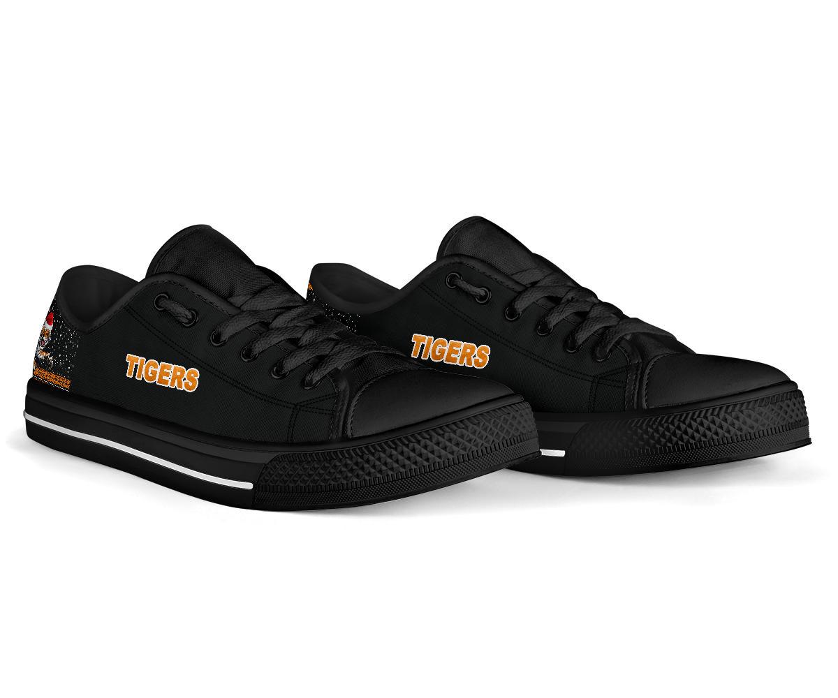 wests-christmas-low-top-shoe-tigers-unique-vibes-black