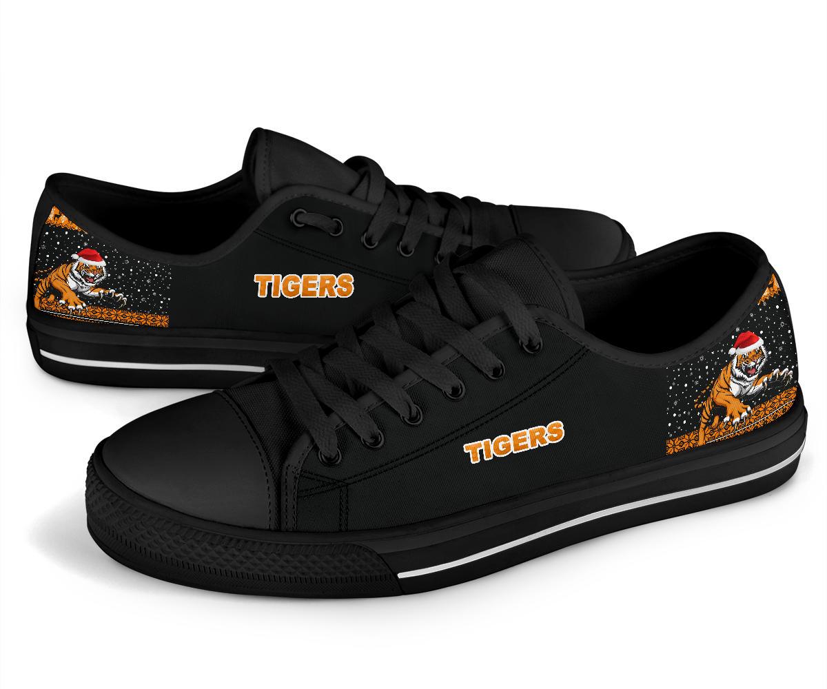 wests-christmas-low-top-shoe-tigers-unique-vibes-black