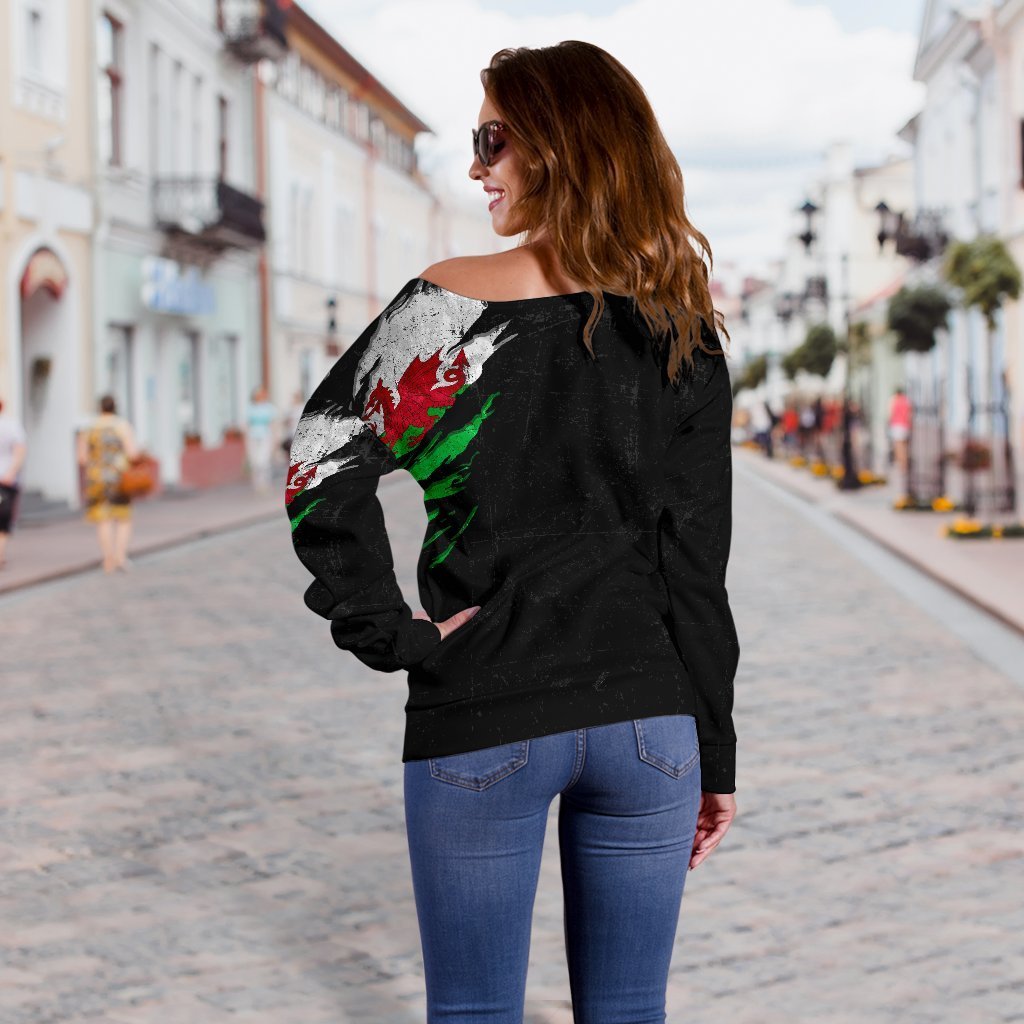 Wales in Me Women's Off Shoulder Sweater - Special Grunge Style - Vibe Hoodie