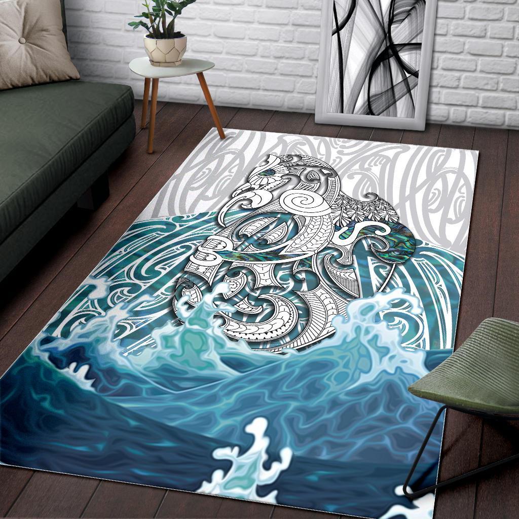 maori-manaia-the-blue-sea-area-rug-white