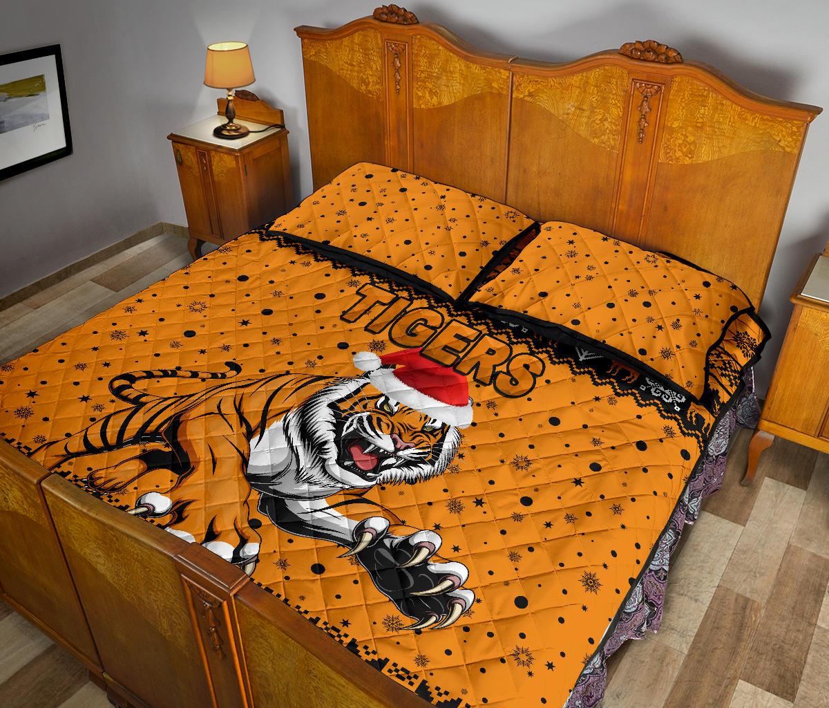 wests-christmas-quilt-bed-set-tigers-unique-vibes-orange