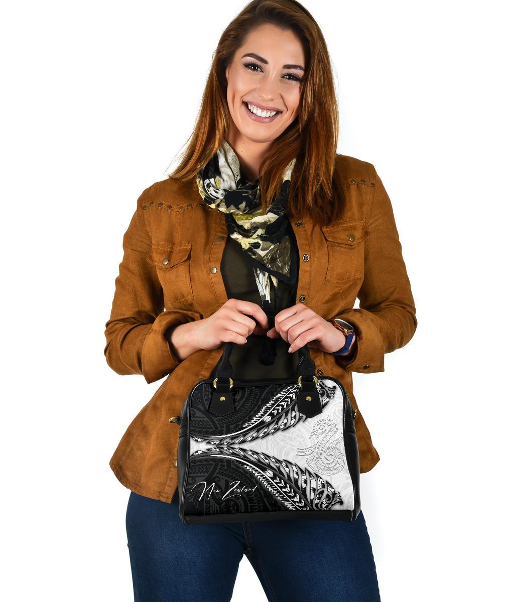 New Zealand Shoulder Handbag Silver Fern Manaia Maori - Vibe Hoodie