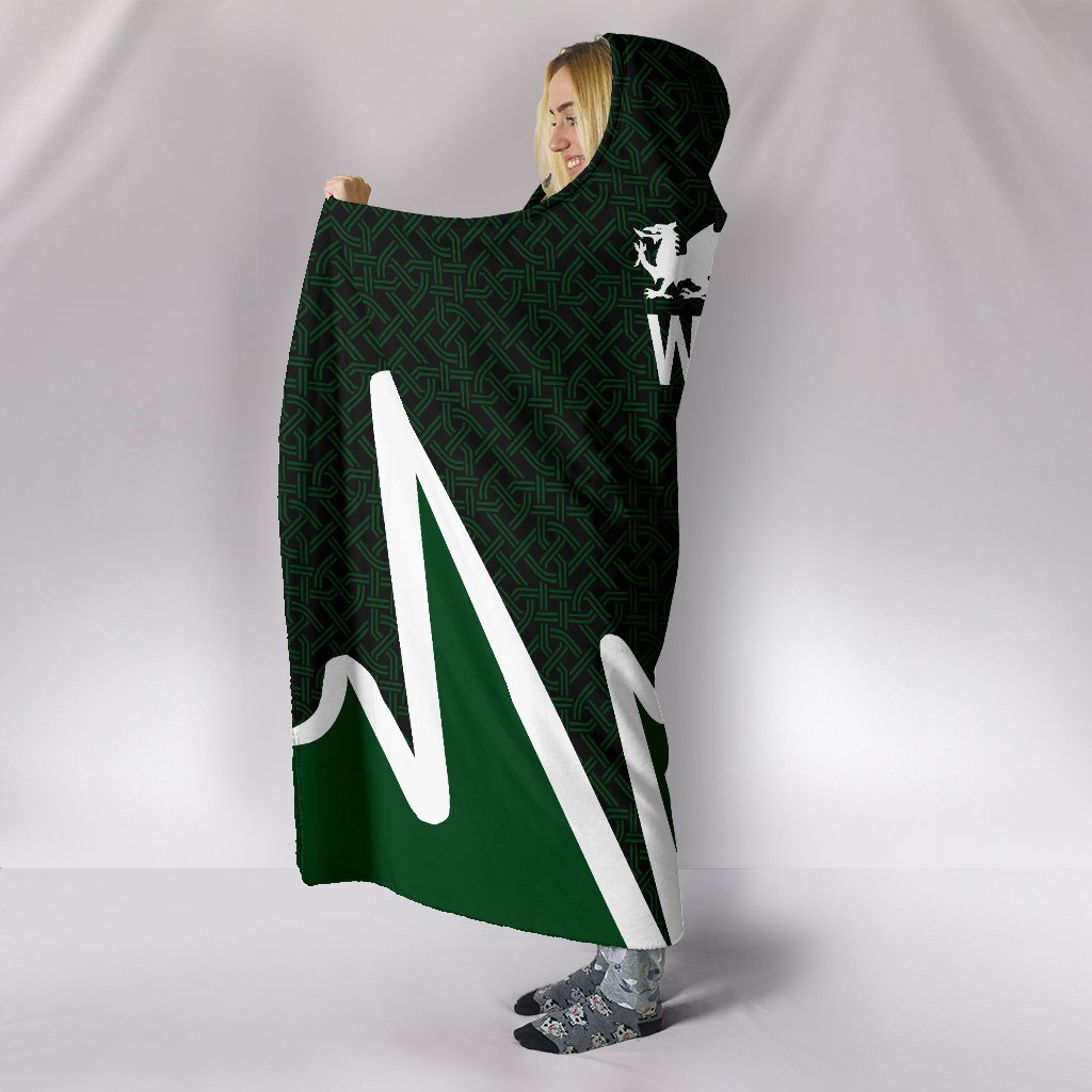 wales-hooded-blanket-wales-in-my-heartbeat