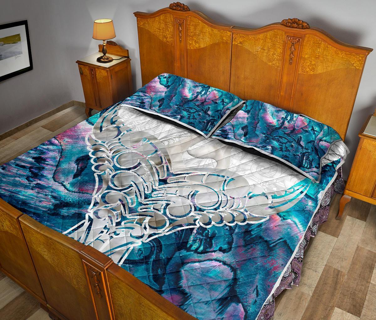 whale-tail-manaia-new-zealand-quilt-bed-set