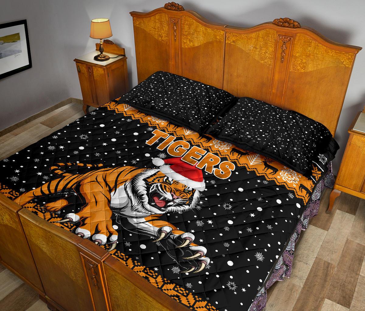 wests-christmas-quilt-bed-set-tigers-unique-vibes-black