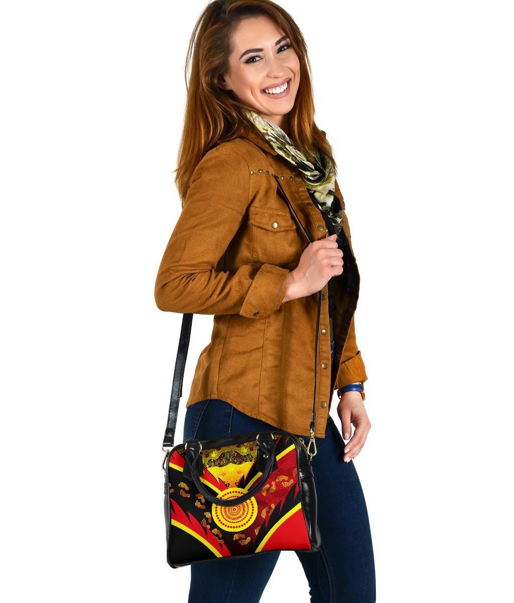 Aboriginal Shoulder Handbag -  Indigenous Flag With Footprint Hand Art - Vibe Hoodie