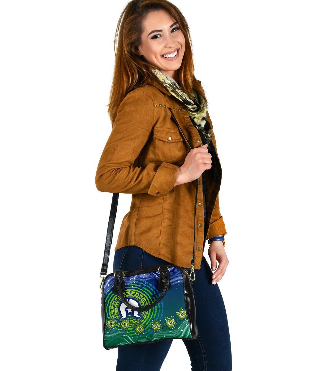 Torres Strait Islanders Shoulder Handbag - Aboriginal Turtle - Vibe Hoodie