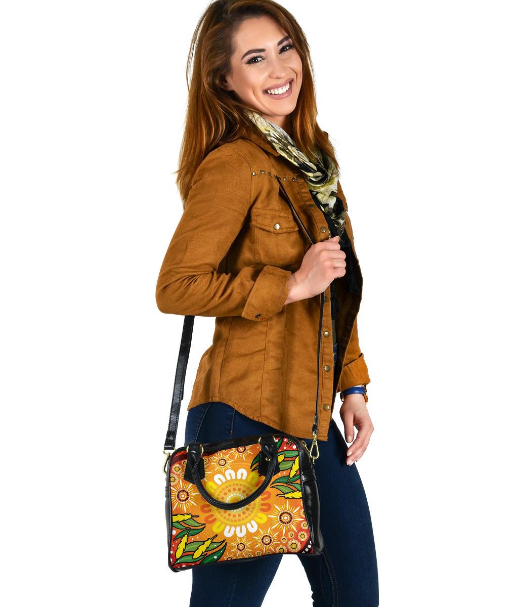 Shoulder Handbag - Indigenous Circle Leaf Patterns - Vibe Hoodie