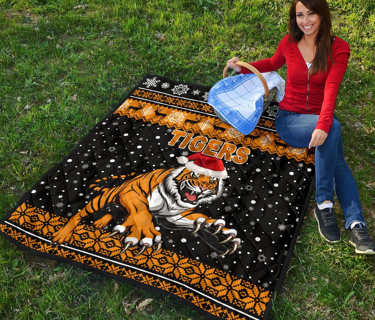 wests-christmas-premium-quilt-tigers-unique-vibes-black