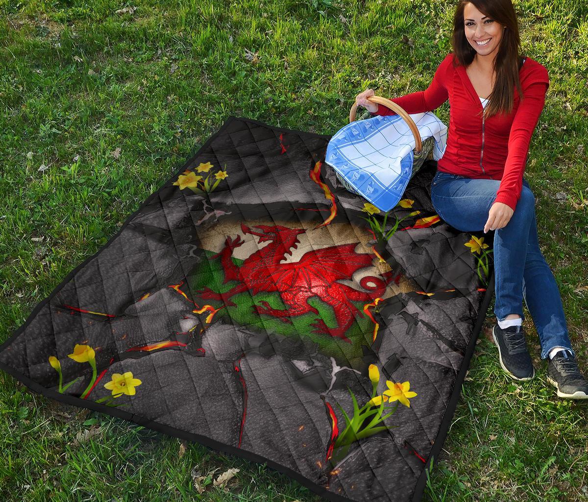 wales-premium-quilt-welsh-dragon-daffodil-lava