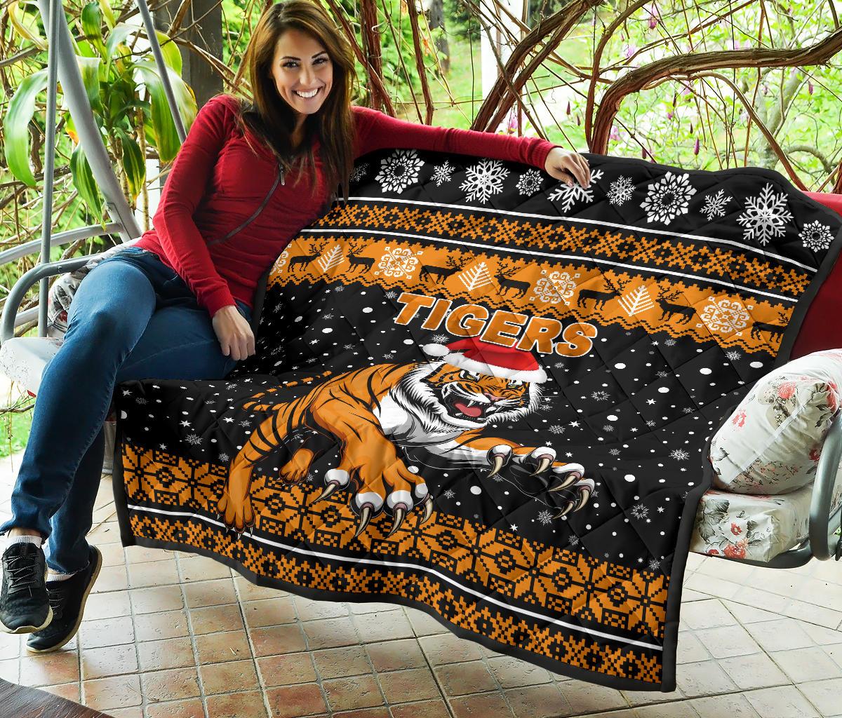 wests-christmas-premium-quilt-tigers-unique-vibes-black