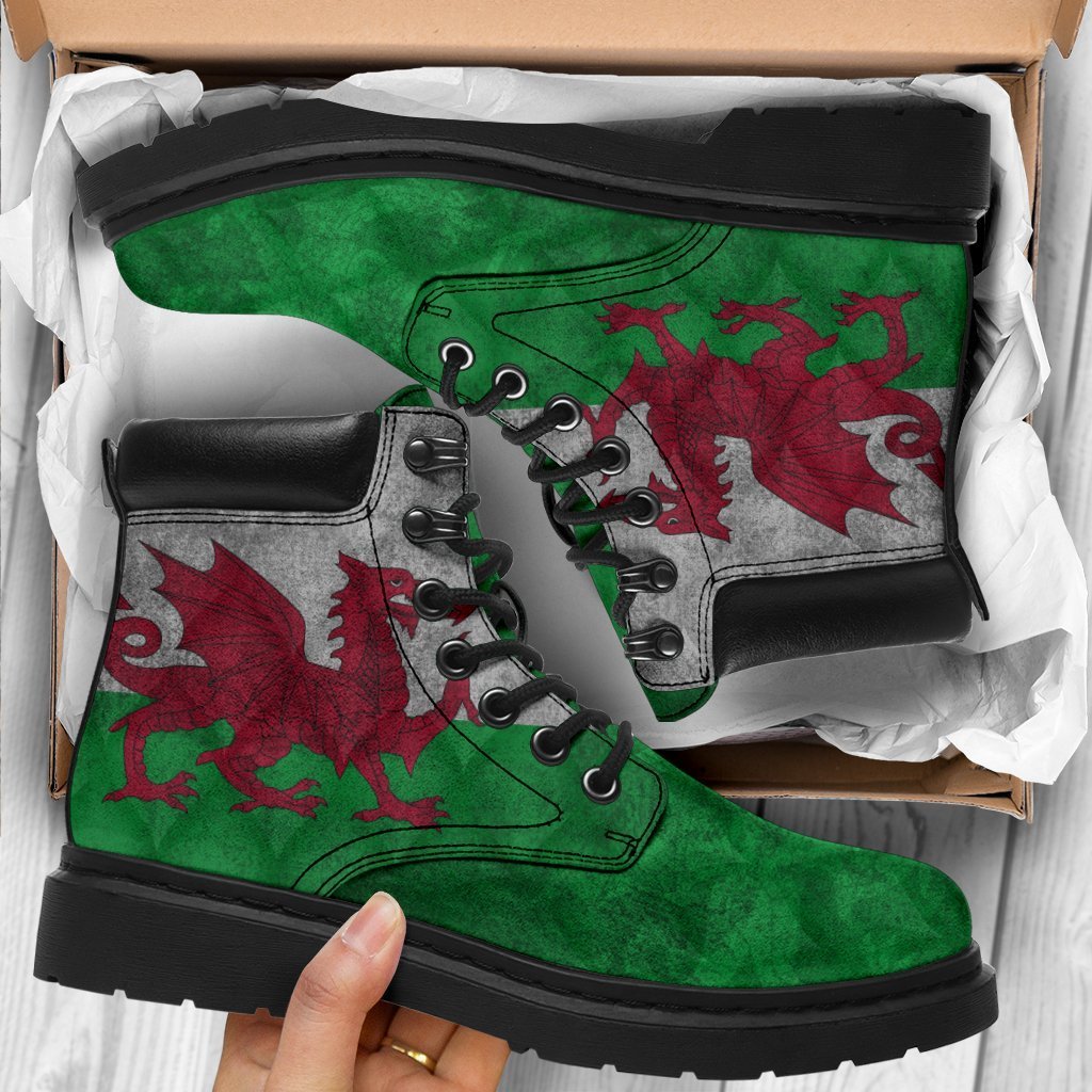 wales-all-season-boots-dragon